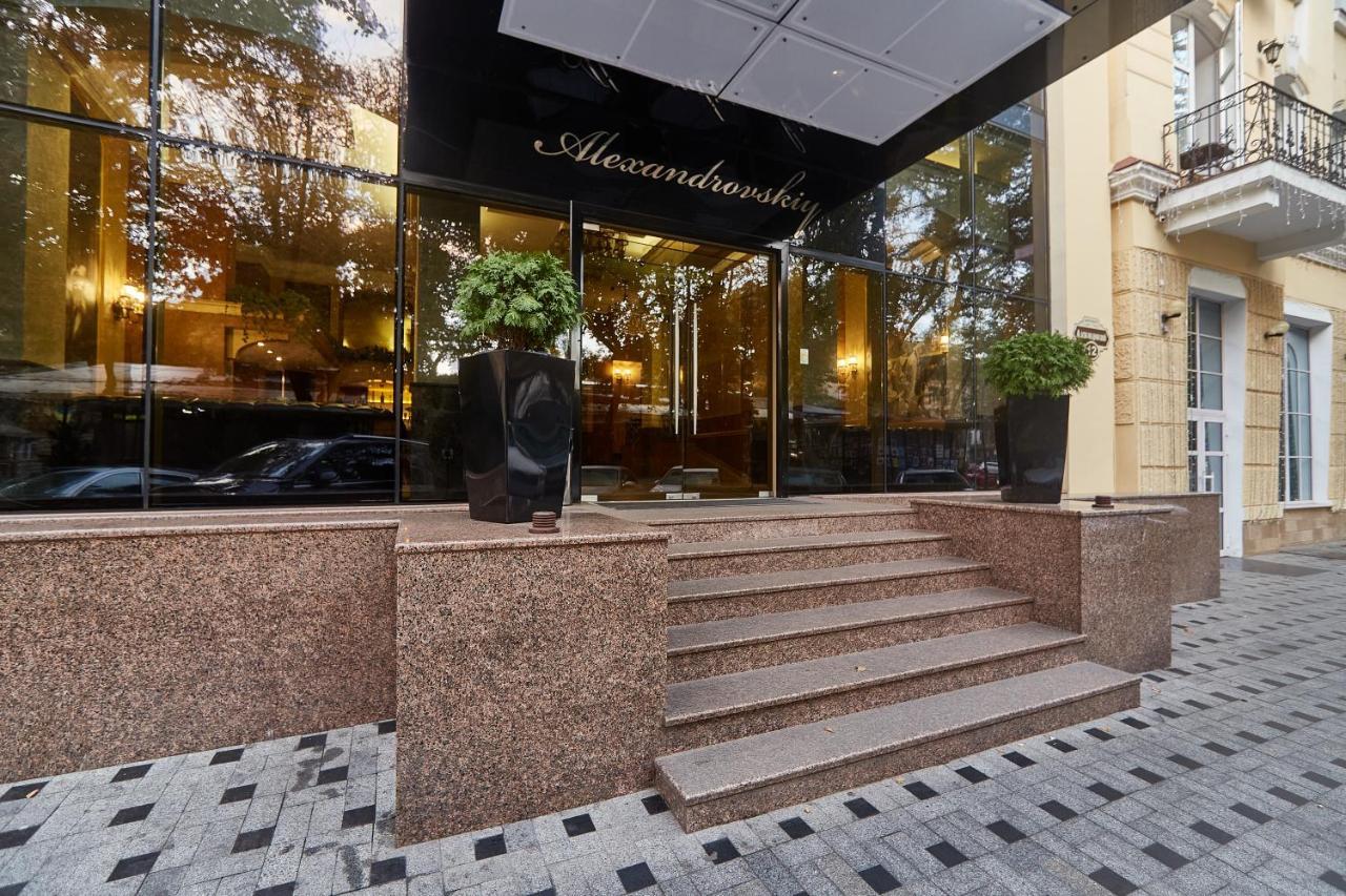 Alexandrovskiy Hotel Odessa Exteriör bild